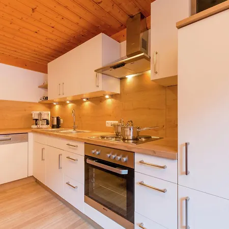 Cozy Apartment In Wald K Nigsleiten