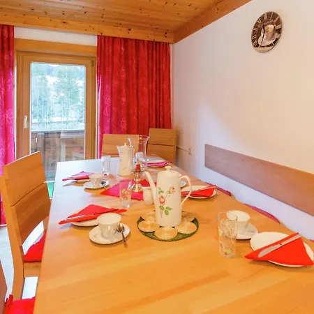 Cozy Apartment In Wald K Nigsleiten