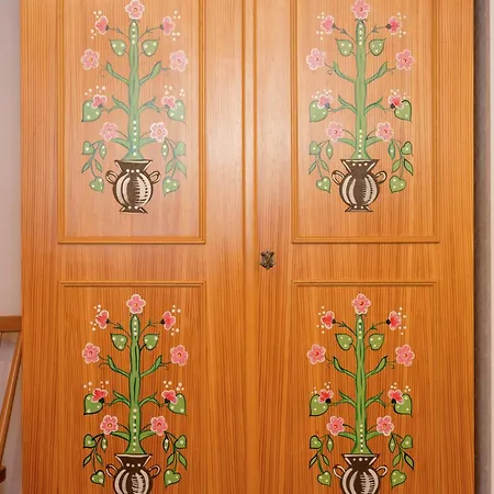 Cozy Apartment In Wald K Nigsleiten